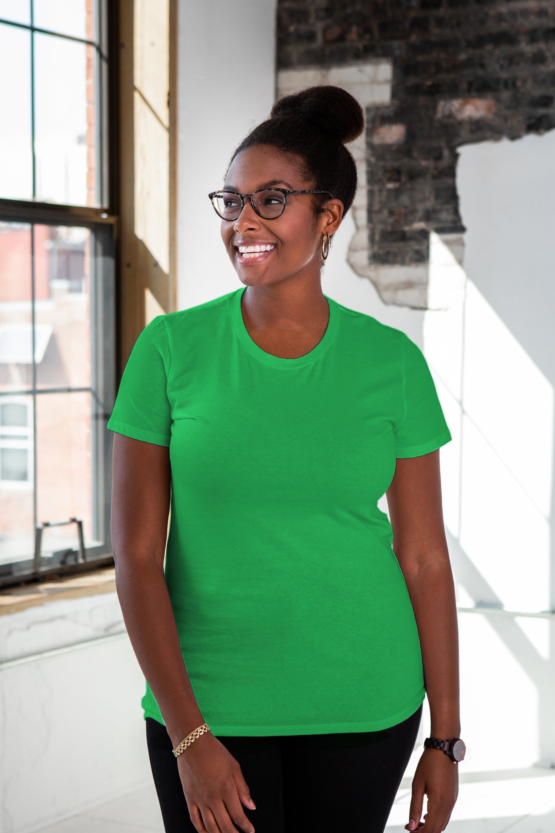 Female Model wearing GOEX Ladies Cotton Tee in Kelly Green